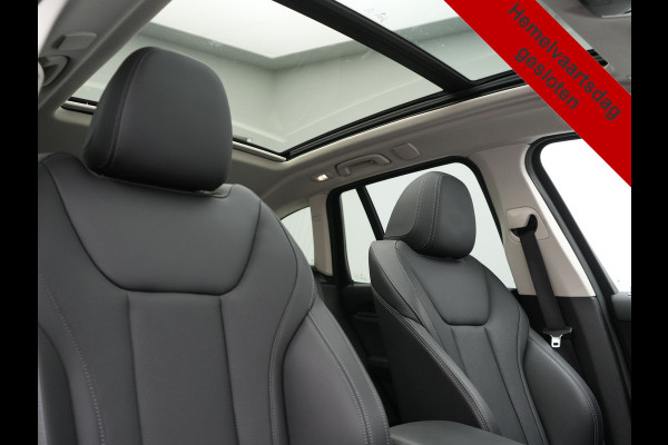 BMW X3 xDrive30e High Executive FACELIFT PHEV 293pk Dealer O.H. | Trekhaak Af Fabriek | Panodak | Camera | Lederen Sportstoelen Verwarmd | Apple Carplay | Park Assist | Navigatie | DAB | 18''L.M. | Plug In Hybrid |