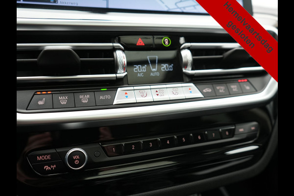 BMW X3 xDrive30e High Executive FACELIFT PHEV 293pk Dealer O.H. | Trekhaak Af Fabriek | Panodak | Camera | Lederen Sportstoelen Verwarmd | Apple Carplay | Park Assist | Navigatie | DAB | 18''L.M. | Plug In Hybrid |