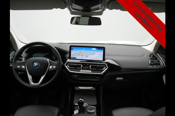 BMW X3 xDrive30e High Executive FACELIFT PHEV 293pk Dealer O.H. | Trekhaak Af Fabriek | Panodak | Camera | Lederen Sportstoelen Verwarmd | Apple Carplay | Park Assist | Navigatie | DAB | 18''L.M. | Plug In Hybrid |