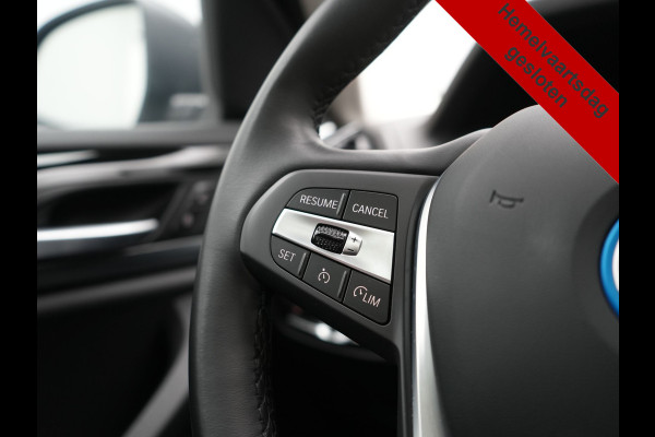 BMW X3 xDrive30e High Executive FACELIFT PHEV 293pk Dealer O.H. | Trekhaak Af Fabriek | Panodak | Camera | Lederen Sportstoelen Verwarmd | Apple Carplay | Park Assist | Navigatie | DAB | 18''L.M. | Plug In Hybrid |