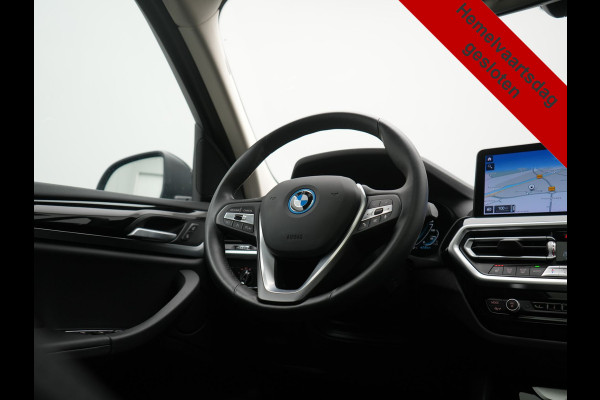 BMW X3 xDrive30e High Executive FACELIFT PHEV 293pk Dealer O.H. | Trekhaak Af Fabriek | Panodak | Camera | Lederen Sportstoelen Verwarmd | Apple Carplay | Park Assist | Navigatie | DAB | 18''L.M. | Plug In Hybrid |