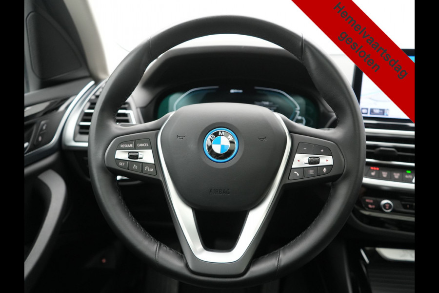 BMW X3 xDrive30e High Executive FACELIFT PHEV 293pk Dealer O.H. | Trekhaak Af Fabriek | Panodak | Camera | Lederen Sportstoelen Verwarmd | Apple Carplay | Park Assist | Navigatie | DAB | 18''L.M. | Plug In Hybrid |