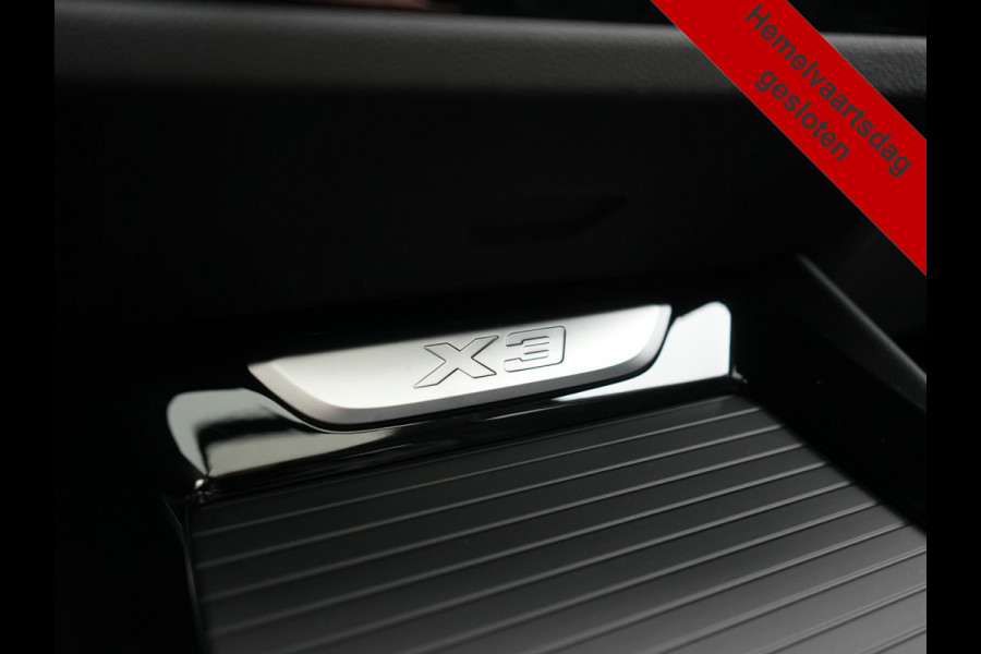 BMW X3 xDrive30e High Executive FACELIFT PHEV 293pk Dealer O.H. | Trekhaak Af Fabriek | Panodak | Camera | Lederen Sportstoelen Verwarmd | Apple Carplay | Park Assist | Navigatie | DAB | 18''L.M. | Plug In Hybrid |