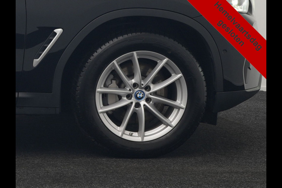 BMW X3 xDrive30e High Executive FACELIFT PHEV 293pk Dealer O.H. | Trekhaak Af Fabriek | Panodak | Camera | Lederen Sportstoelen Verwarmd | Apple Carplay | Park Assist | Navigatie | DAB | 18''L.M. | Plug In Hybrid |