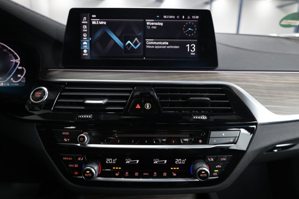 BMW 5 Serie 530e iPerformance High Executive LED/VIRTUAL/SFEER/SOFT/LEER+S.VERWARMING/LMV/CAM/ECC/12 MND GARANTIE