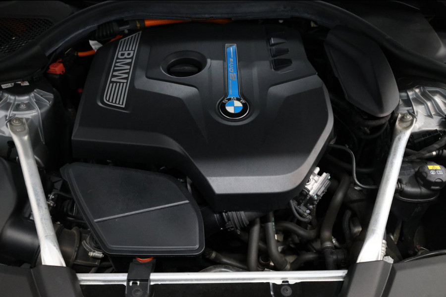 BMW 5 Serie 530e iPerformance High Executive LED/VIRTUAL/SFEER/SOFT/LEER+S.VERWARMING/LMV/CAM/ECC/12 MND GARANTIE
