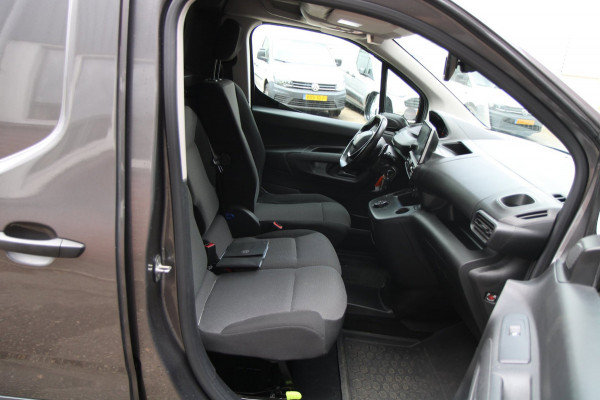 Peugeot Partner 1.5 BlueHDi 130PK Automaat L2 / Camera / 3 zits / multi stuur