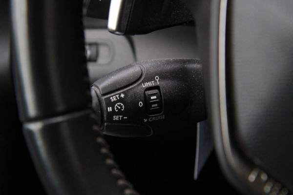 Peugeot Partner 1.5 BlueHDi 130PK Automaat L2 / Camera / 3 zits / multi stuur
