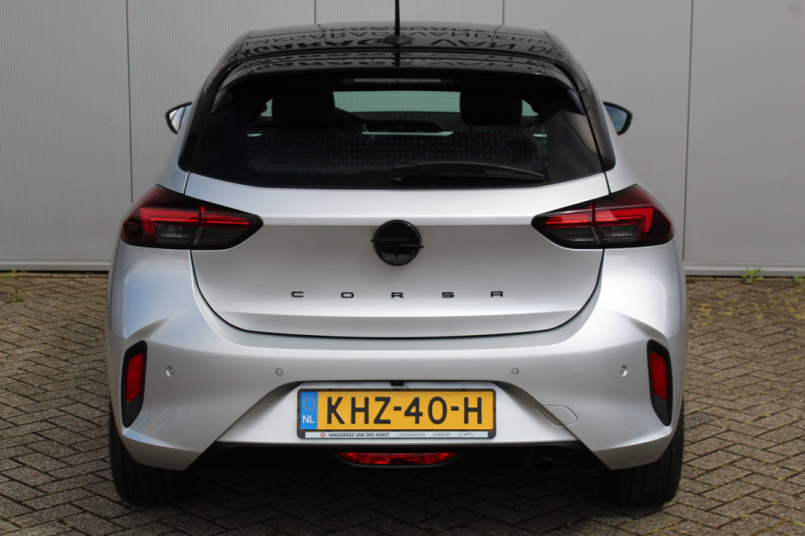 Opel Corsa 1.2-75pk GS-Line. Zeer nette en sportieve Opel Corsa, slechts 18.000km ! Panoramadak, Stoel- en stuurwielverw., Cruise Control, Climate Control, Navigatie by Apple CarPlay/Android auto, Camera, Dodehoek assistent, metallic lak etc.