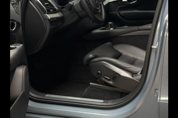 Volvo XC90 T8 Hybride long range Plus Dark THUNDER GREY 7 Zits All Black trekhaak 455pk 360 camera