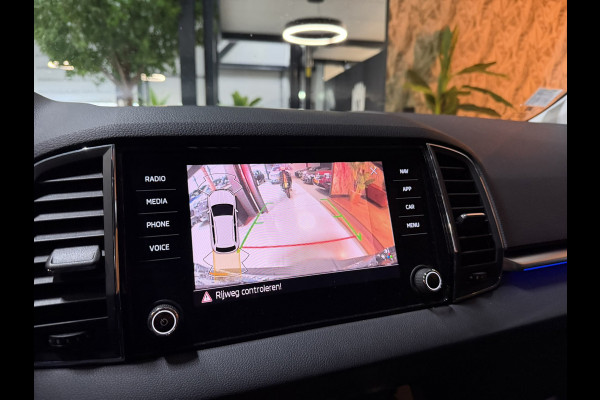 Škoda Karoq 1.5 TSI ACT Style Garantie Trekhaak Camera StoelVW Adoptieve Cruise Sfeer Navi Clima Xenon Dab Rijklaar