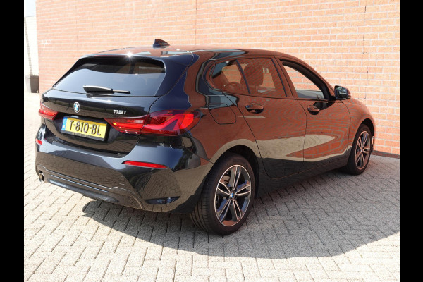 BMW 1-serie 118i Introduction Edition Automaat Navigatie  Virtual Cockpit  Parkeersensoren  Ledverlichting  HiFi audio  Cruise Control  Climate Control  Getinte ramen