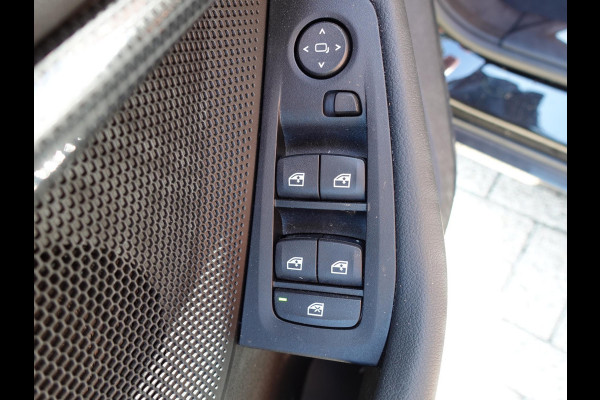 BMW 1-serie 118i Introduction Edition Automaat Navigatie  Virtual Cockpit  Parkeersensoren  Ledverlichting  HiFi audio  Cruise Control  Climate Control  Getinte ramen