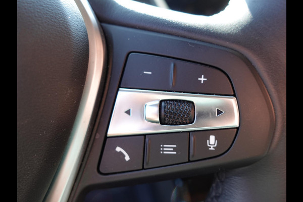 BMW 1-serie 118i Introduction Edition Automaat Navigatie  Virtual Cockpit  Parkeersensoren  Ledverlichting  HiFi audio  Cruise Control  Climate Control  Getinte ramen