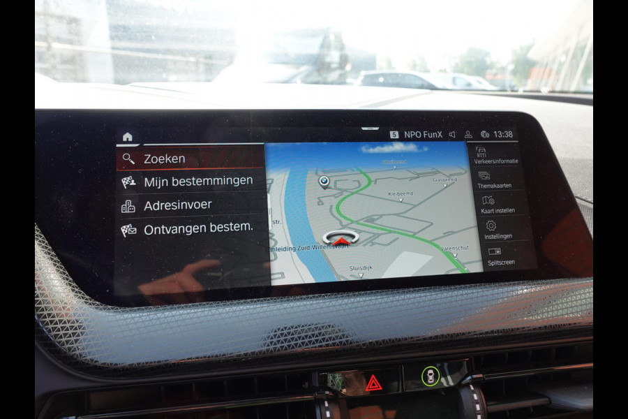 BMW 1-serie 118i Introduction Edition Automaat Navigatie  Virtual Cockpit  Parkeersensoren  Ledverlichting  HiFi audio  Cruise Control  Climate Control  Getinte ramen