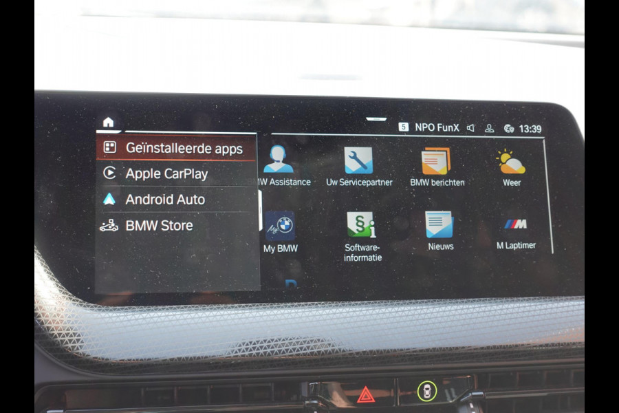BMW 1-serie 118i Introduction Edition Automaat Navigatie  Virtual Cockpit  Parkeersensoren  Ledverlichting  HiFi audio  Cruise Control  Climate Control  Getinte ramen
