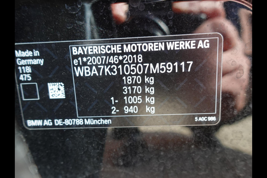 BMW 1-serie 118i Introduction Edition Automaat Navigatie  Virtual Cockpit  Parkeersensoren  Ledverlichting  HiFi audio  Cruise Control  Climate Control  Getinte ramen