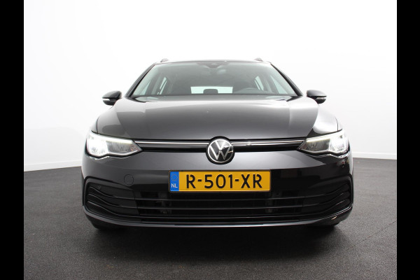 Volkswagen Golf Variant 1.0 TSI 110pk Life Digitale Cockpit Lichtmetalen Velgen Sfeerverlichting Cruise Control Climate Control Adaptive Parkeer sensoren Navigatie Apple Carplay/Android Auto Bluetooth Keyless start