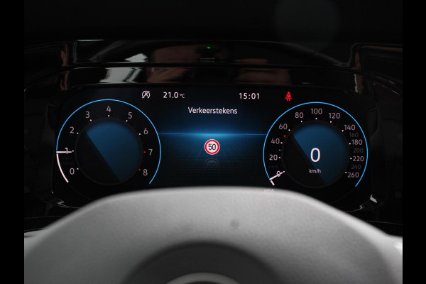 Volkswagen Golf Variant 1.0 TSI 110pk Life Digitale Cockpit Lichtmetalen Velgen Sfeerverlichting Cruise Control Climate Control Adaptive Parkeer sensoren Navigatie Apple Carplay/Android Auto Bluetooth Keyless start