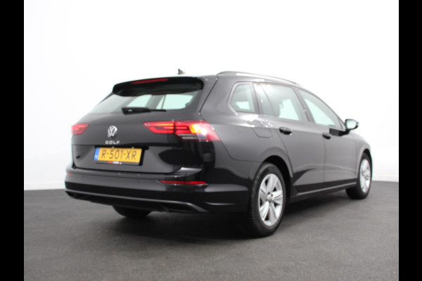 Volkswagen Golf Variant 1.0 TSI 110pk Life Digitale Cockpit Lichtmetalen Velgen Sfeerverlichting Cruise Control Climate Control Adaptive Parkeer sensoren Navigatie Apple Carplay/Android Auto Bluetooth Keyless start