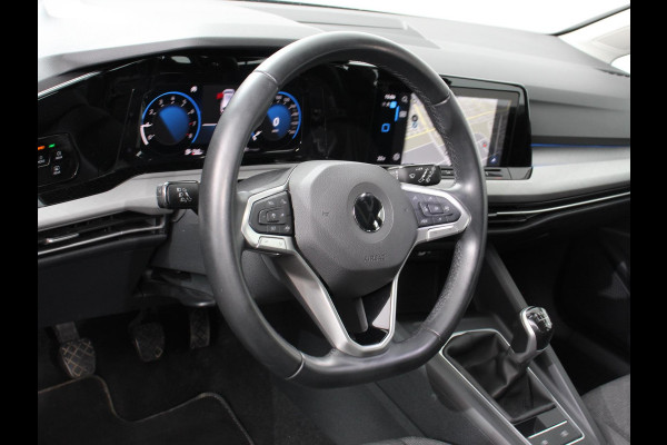 Volkswagen Golf Variant 1.0 TSI 110pk Life Digitale Cockpit Lichtmetalen Velgen Sfeerverlichting Cruise Control Climate Control Adaptive Parkeer sensoren Navigatie Apple Carplay/Android Auto Bluetooth Keyless start