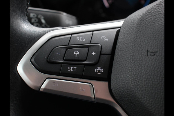 Volkswagen Golf Variant 1.0 TSI 110pk Life Digitale Cockpit Lichtmetalen Velgen Sfeerverlichting Cruise Control Climate Control Adaptive Parkeer sensoren Navigatie Apple Carplay/Android Auto Bluetooth Keyless start
