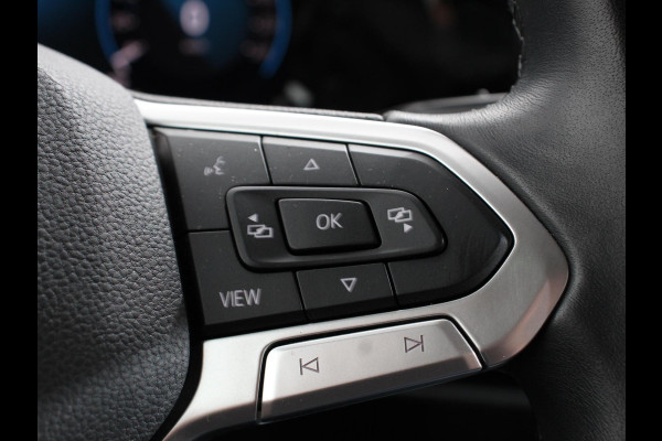 Volkswagen Golf Variant 1.0 TSI 110pk Life Digitale Cockpit Lichtmetalen Velgen Sfeerverlichting Cruise Control Climate Control Adaptive Parkeer sensoren Navigatie Apple Carplay/Android Auto Bluetooth Keyless start