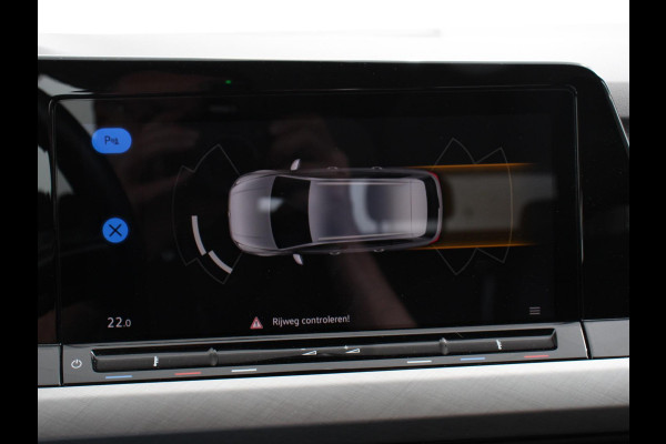 Volkswagen Golf Variant 1.0 TSI 110pk Life Digitale Cockpit Lichtmetalen Velgen Sfeerverlichting Cruise Control Climate Control Adaptive Parkeer sensoren Navigatie Apple Carplay/Android Auto Bluetooth Keyless start