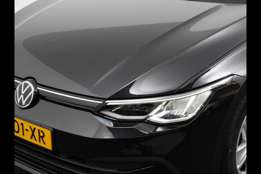 Volkswagen Golf Variant 1.0 TSI 110pk Life Digitale Cockpit Lichtmetalen Velgen Sfeerverlichting Cruise Control Climate Control Adaptive Parkeer sensoren Navigatie Apple Carplay/Android Auto Bluetooth Keyless start