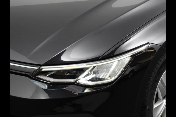 Volkswagen Golf Variant 1.0 TSI 110pk Life Digitale Cockpit Lichtmetalen Velgen Sfeerverlichting Cruise Control Climate Control Adaptive Parkeer sensoren Navigatie Apple Carplay/Android Auto Bluetooth Keyless start