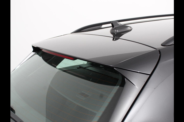 Volkswagen Golf Variant 1.0 TSI 110pk Life Digitale Cockpit Lichtmetalen Velgen Sfeerverlichting Cruise Control Climate Control Adaptive Parkeer sensoren Navigatie Apple Carplay/Android Auto Bluetooth Keyless start