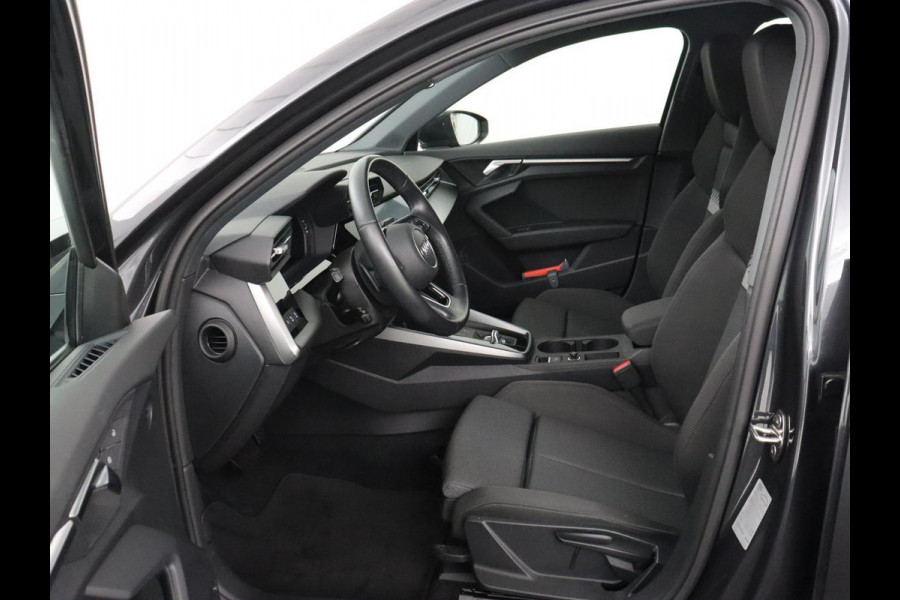Audi A3 30 TFSI Advanced edition | Park Assist | Carplay | Virtual Cockpit | Sportstoelen | Navigatie | Climate control | Full LED | Cruise control | Bluetooth