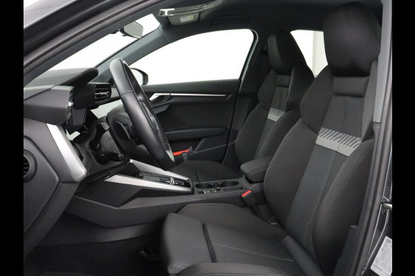 Audi A3 30 TFSI Advanced edition | Park Assist | Carplay | Virtual Cockpit | Sportstoelen | Navigatie | Climate control | Full LED | Cruise control | Bluetooth