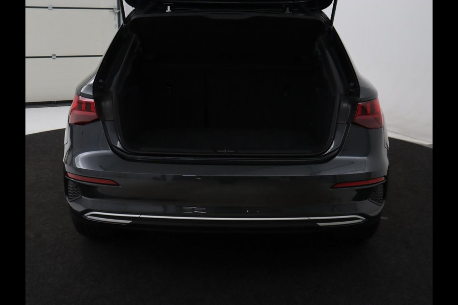 Audi A3 30 TFSI Advanced edition | Park Assist | Carplay | Virtual Cockpit | Sportstoelen | Navigatie | Climate control | Full LED | Cruise control | Bluetooth