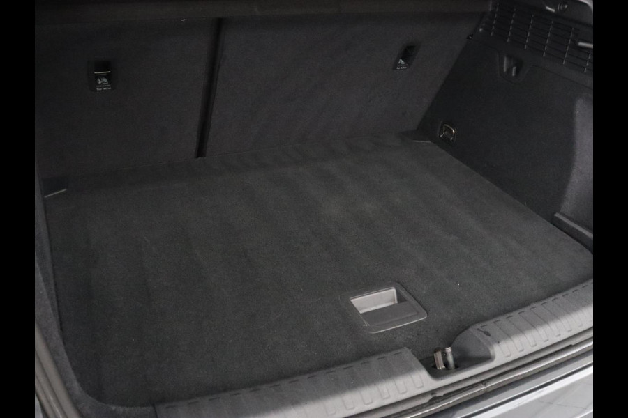 Audi A3 30 TFSI Advanced edition | Park Assist | Carplay | Virtual Cockpit | Sportstoelen | Navigatie | Climate control | Full LED | Cruise control | Bluetooth