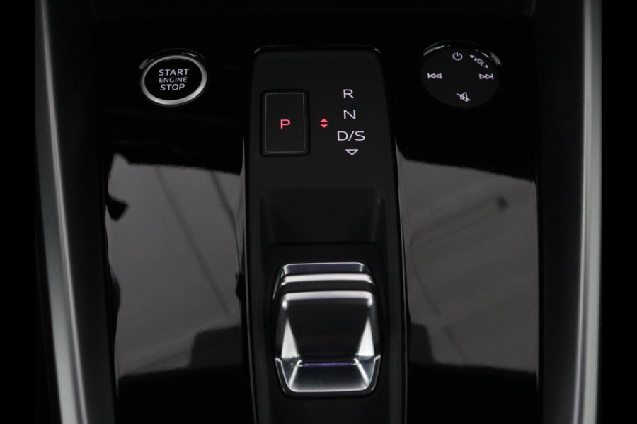 Audi A3 30 TFSI Advanced edition | Park Assist | Carplay | Virtual Cockpit | Sportstoelen | Navigatie | Climate control | Full LED | Cruise control | Bluetooth
