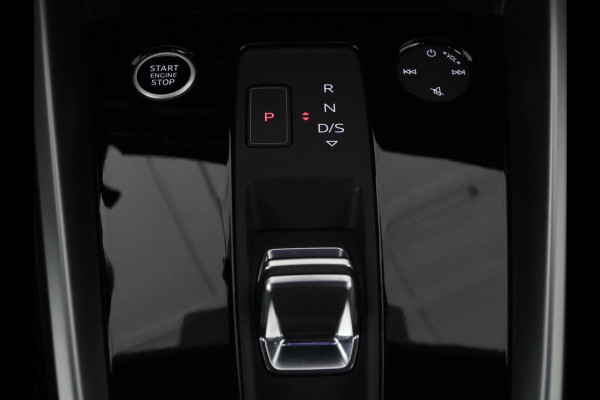 Audi A3 30 TFSI Advanced edition | Park Assist | Carplay | Virtual Cockpit | Sportstoelen | Navigatie | Climate control | Full LED | Cruise control | Bluetooth