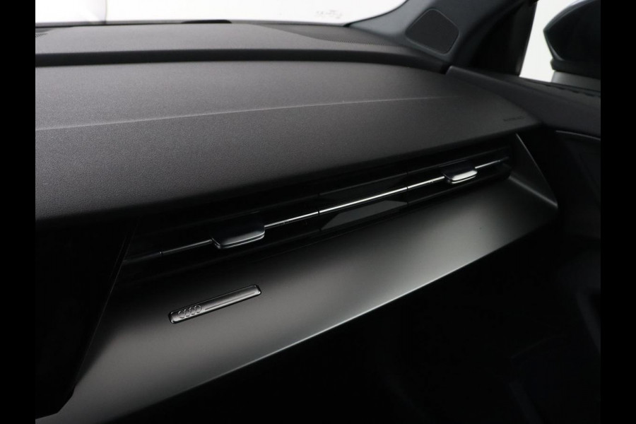 Audi A3 30 TFSI Advanced edition | Park Assist | Carplay | Virtual Cockpit | Sportstoelen | Navigatie | Climate control | Full LED | Cruise control | Bluetooth