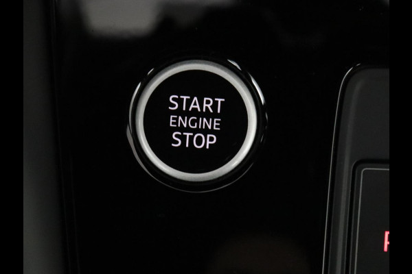 Audi A3 30 TFSI Advanced edition | Park Assist | Carplay | Virtual Cockpit | Sportstoelen | Navigatie | Climate control | Full LED | Cruise control | Bluetooth