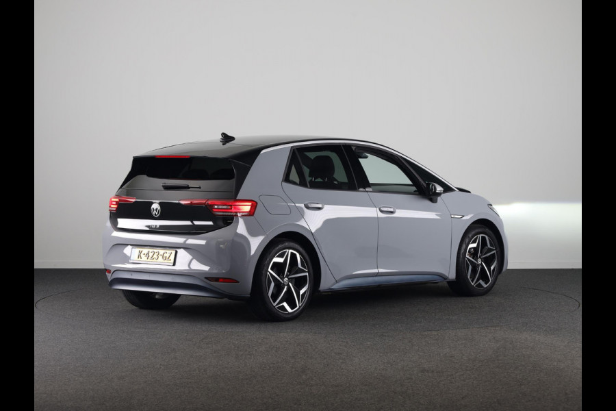Volkswagen ID.3 First Plus 58 kWh 204PK | Navigatie | Parkeercamera | 19"LM velgen |