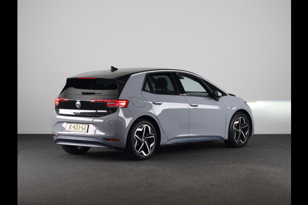 Volkswagen ID.3 First Plus 58 kWh 204PK | Navigatie | Parkeercamera | 19"LM velgen |