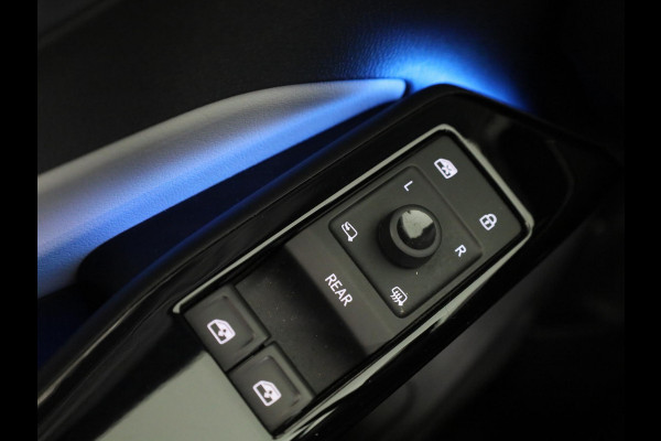 Volkswagen ID.3 First Plus 58 kWh 204PK | Navigatie | Parkeercamera | 19"LM velgen |