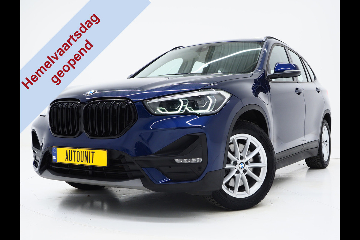 BMW X1 xDrive25e High Executive Shadow | Panoramadak | Head Up | Leder | Camera | Stoelverwarming | LED
