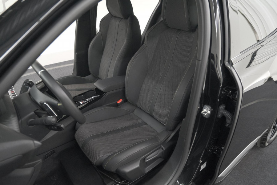 Peugeot 2008 1.2 Hybrid 136 GT | Camera | Apple Carplay | Parkeersensoren