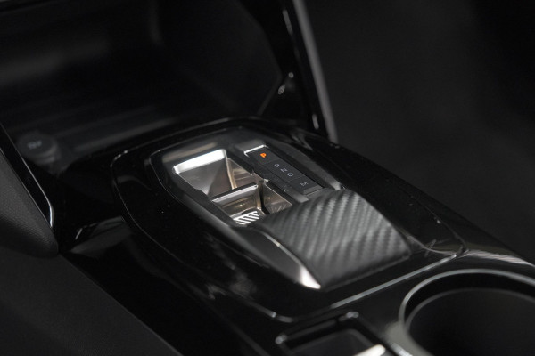 Peugeot 2008 1.2 Hybrid 136 GT | Camera | Apple Carplay | Parkeersensoren