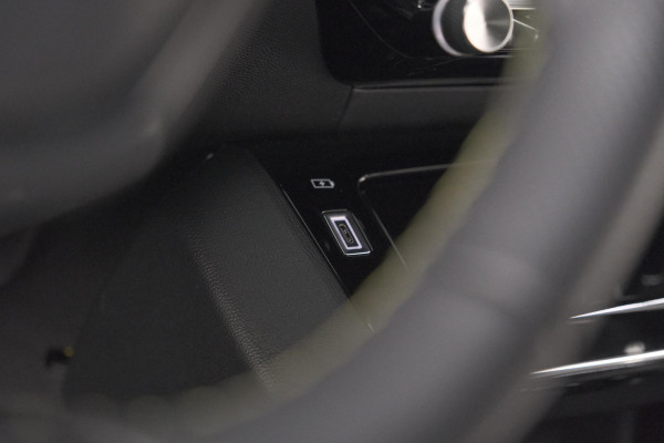 Peugeot 2008 1.2 Hybrid 136 GT | Camera | Apple Carplay | Parkeersensoren