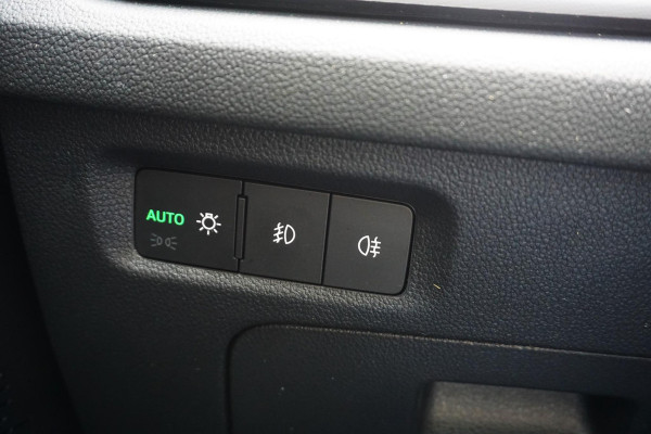 Škoda Octavia Combi 1.0 e-TSI Sport Business/Trekhaak/Digitaal Dashb./ Stuur en stoelverwarming.