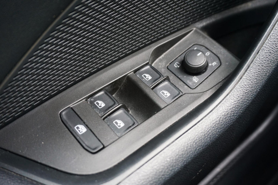 Škoda Octavia Combi 1.0 e-TSI Sport Business/Trekhaak/Digitaal Dashb./ Stuur en stoelverwarming.