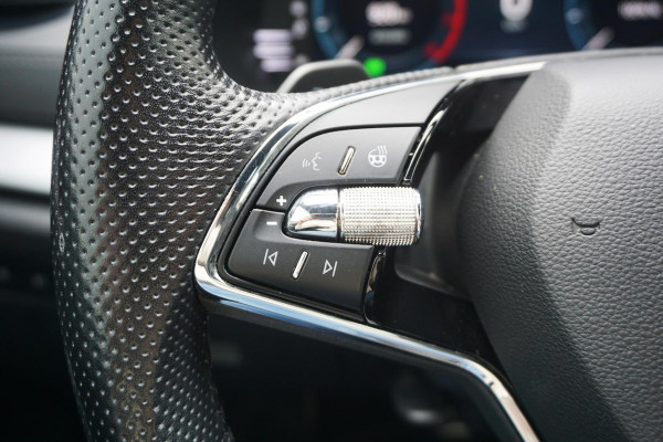 Škoda Octavia Combi 1.0 e-TSI Sport Business/Trekhaak/Digitaal Dashb./ Stuur en stoelverwarming.