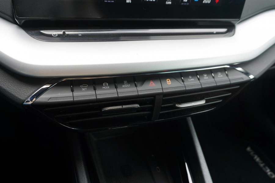 Škoda Octavia Combi 1.0 e-TSI Sport Business/Trekhaak/Digitaal Dashb./ Stuur en stoelverwarming.